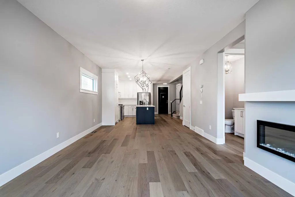 925 Reynolds Lane SW Airdrie AB T4B 5L7