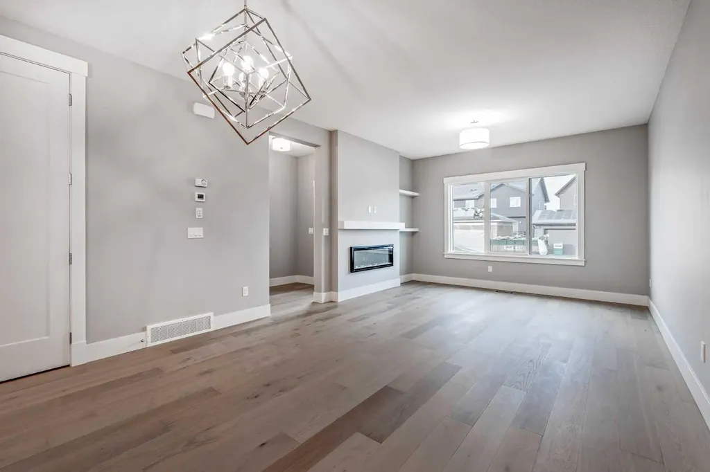 925 Reynolds Lane SW Airdrie AB T4B 5L7