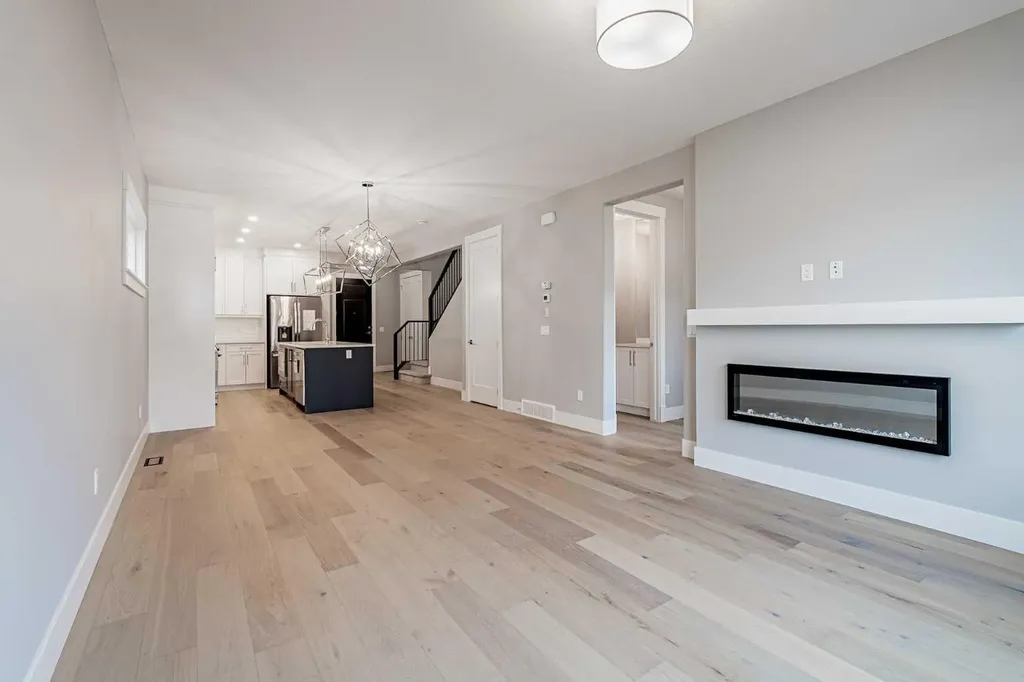 925 Reynolds Lane SW Airdrie AB T4B 5L7