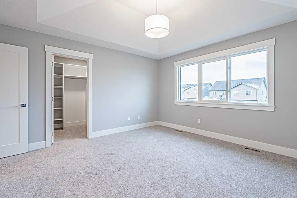 925 Reynolds Lane SW Airdrie AB T4B 5L7