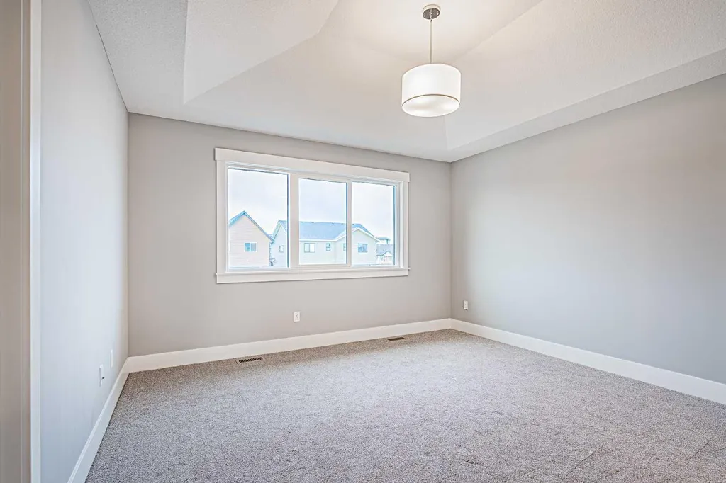 925 Reynolds Lane SW Airdrie AB T4B 5L7