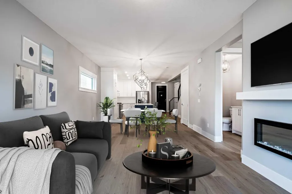 925 Reynolds Lane SW Airdrie AB T4B 5L7