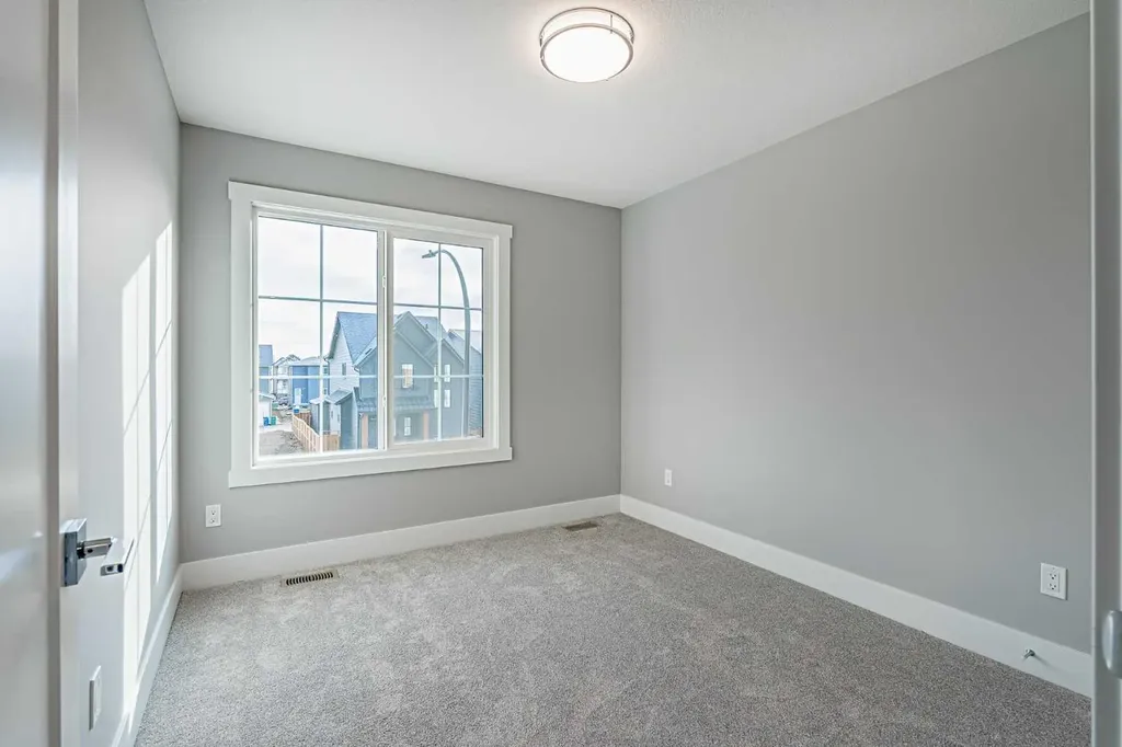 925 Reynolds Lane SW Airdrie AB T4B 5L7