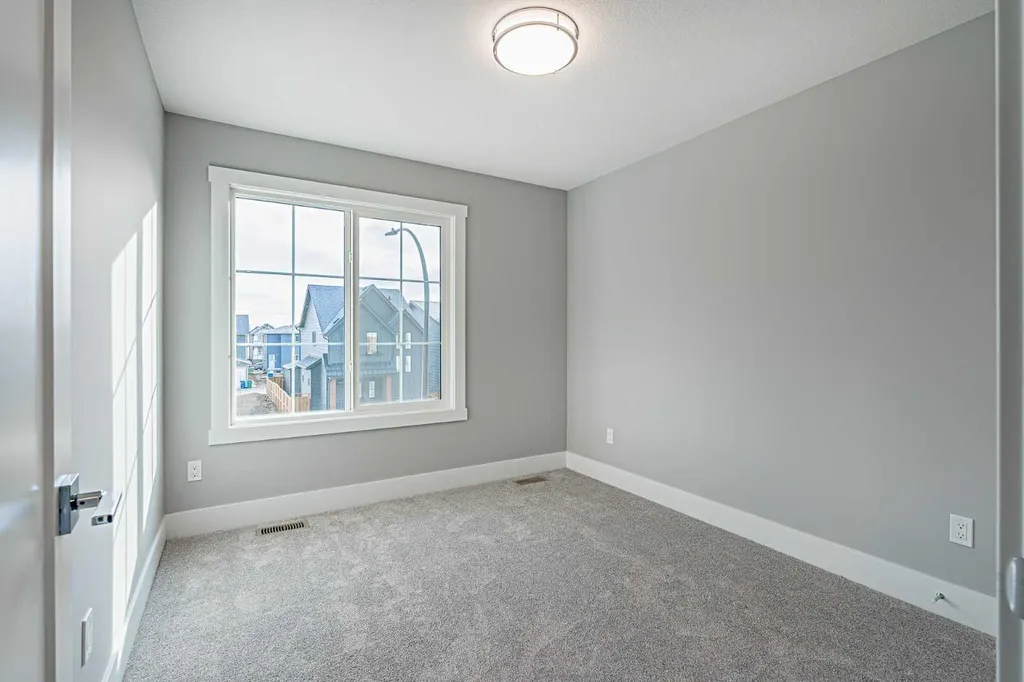 925 Reynolds Lane SW Airdrie AB T4B 5L7