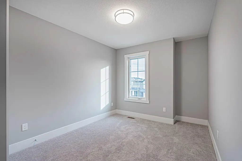 925 Reynolds Lane SW Airdrie AB T4B 5L7