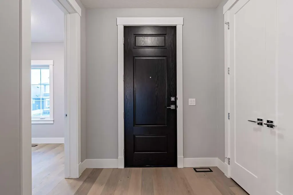 925 Reynolds Lane SW Airdrie AB T4B 5L7