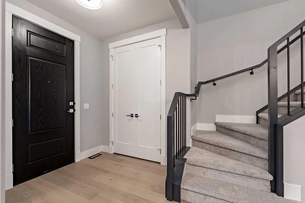 925 Reynolds Lane SW Airdrie AB T4B 5L7
