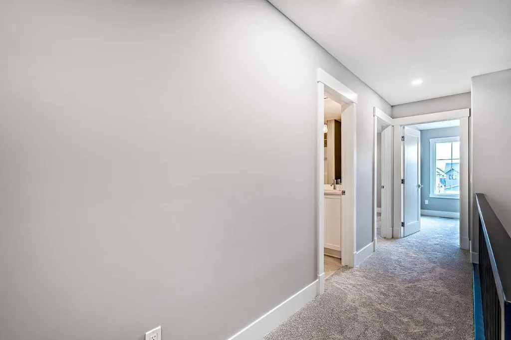 925 Reynolds Lane SW Airdrie AB T4B 5L7