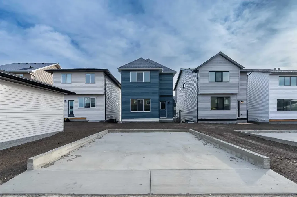 925 Reynolds Lane SW Airdrie AB T4B 5L7
