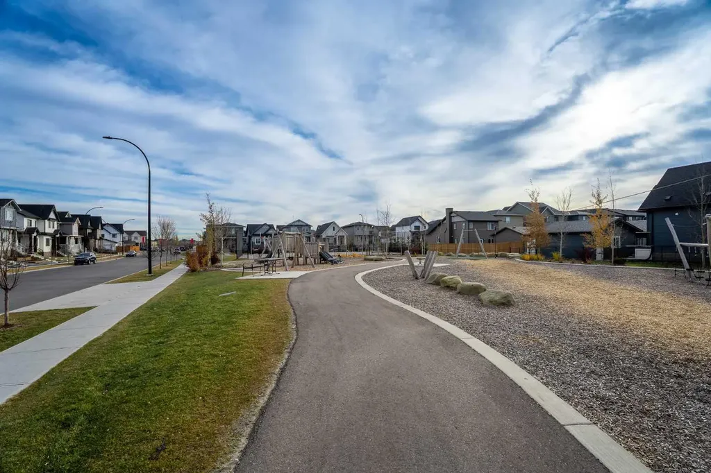 925 Reynolds Lane SW Airdrie AB T4B 5L7