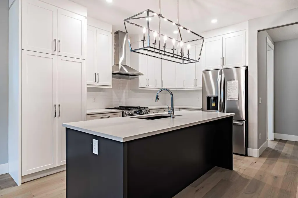 925 Reynolds Lane SW Airdrie AB T4B 5L7