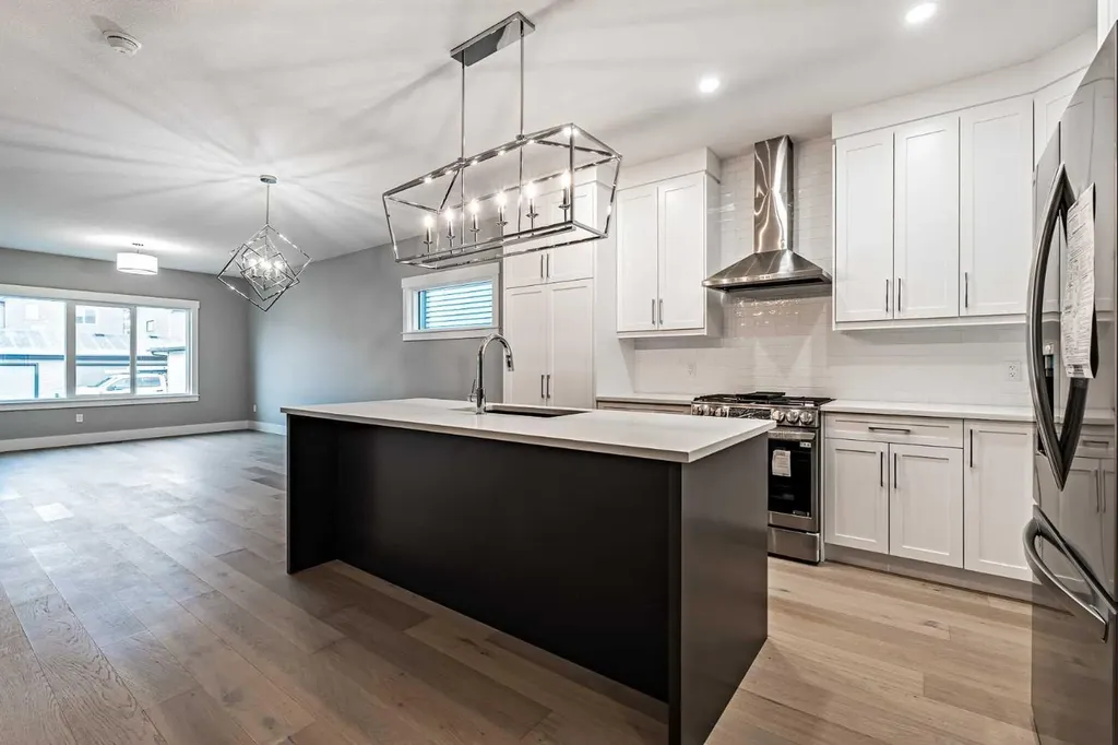 925 Reynolds Lane SW Airdrie AB T4B 5L7