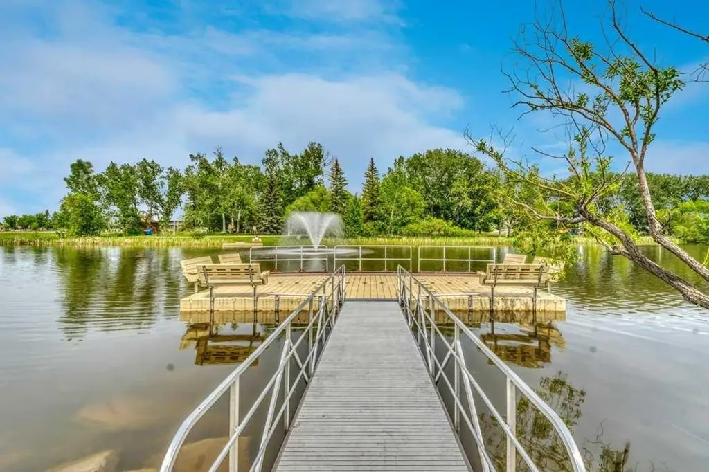 606 Lakeside Boulevard Strathmore AB T1P 1B8