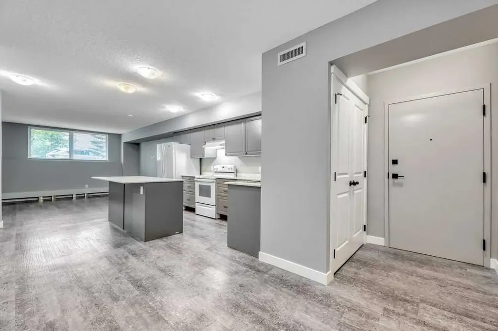 606 Lakeside Boulevard Strathmore AB T1P 1B8