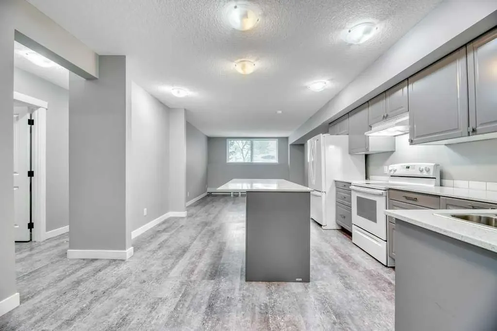 606 Lakeside Boulevard Strathmore AB T1P 1B8