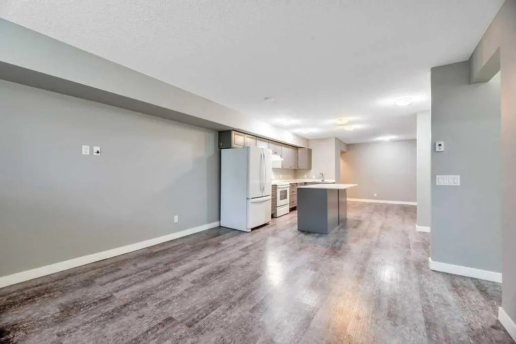 606 Lakeside Boulevard Strathmore AB T1P 1B8