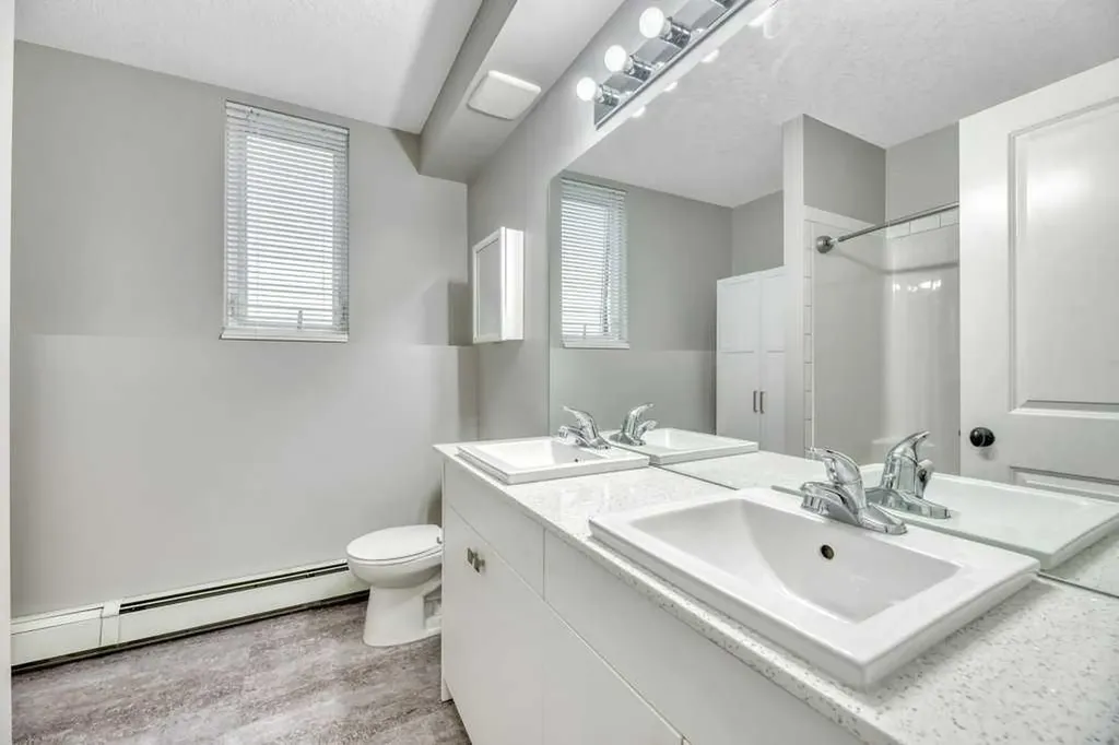 606 Lakeside Boulevard Strathmore AB T1P 1B8