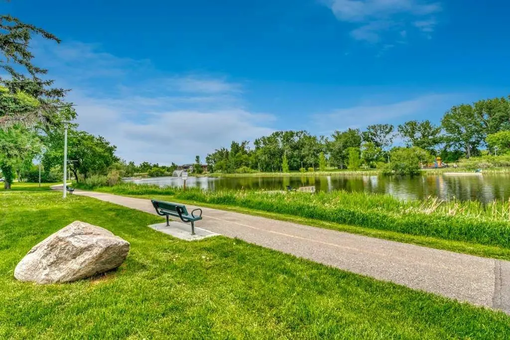 606 Lakeside Boulevard Strathmore AB T1P 1B8