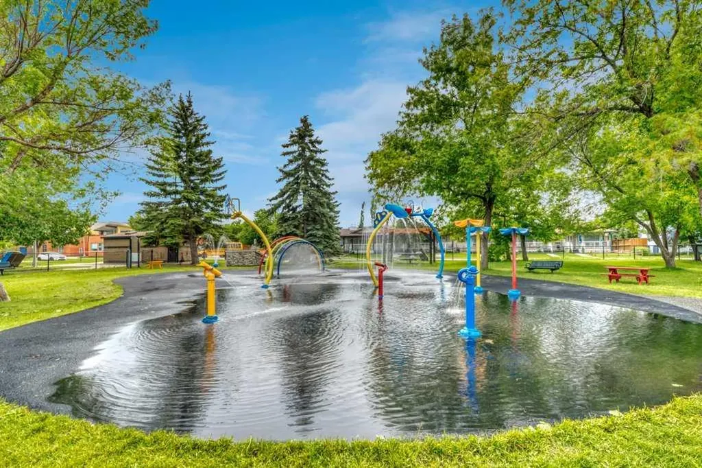 606 Lakeside Boulevard Strathmore AB T1P 1B8