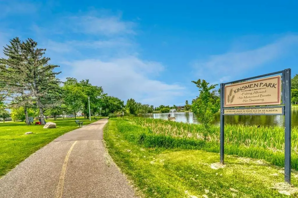 606 Lakeside Boulevard Strathmore AB T1P 1B8