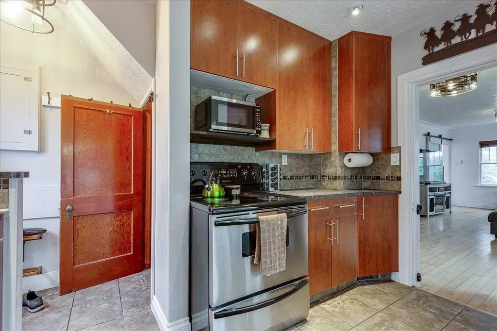 5105 53 Avenue Ponoka AB T4J 1H4