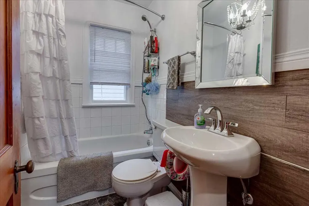 5105 53 Avenue Ponoka AB T4J 1H4