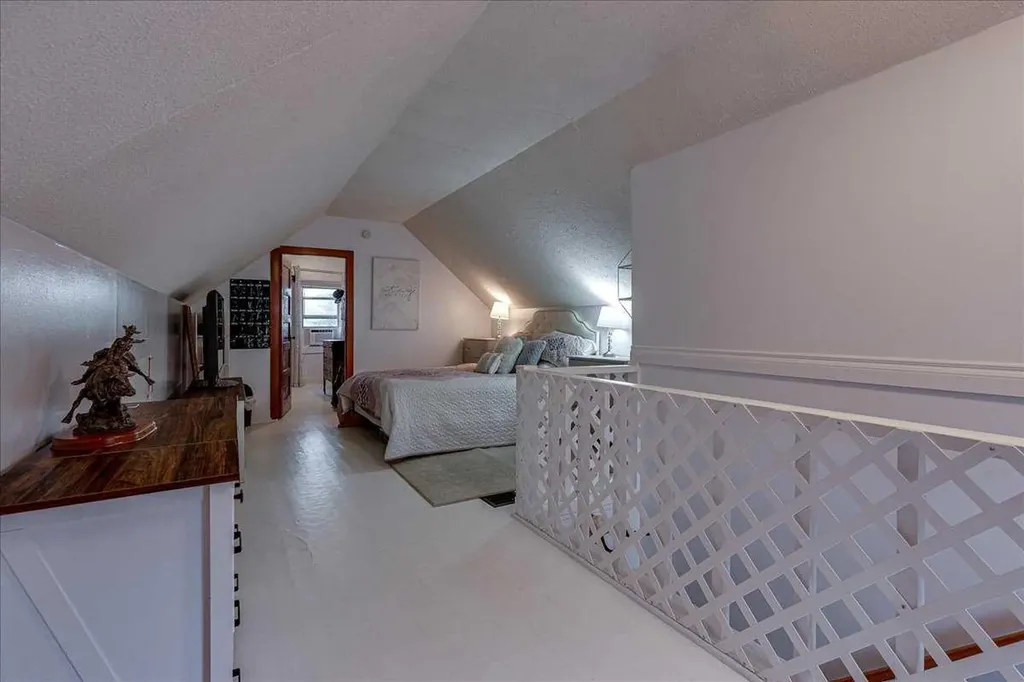 5105 53 Avenue Ponoka AB T4J 1H4