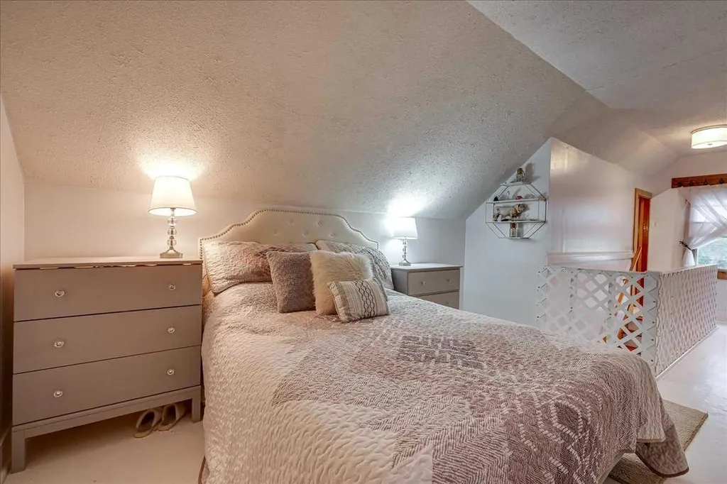 5105 53 Avenue Ponoka AB T4J 1H4