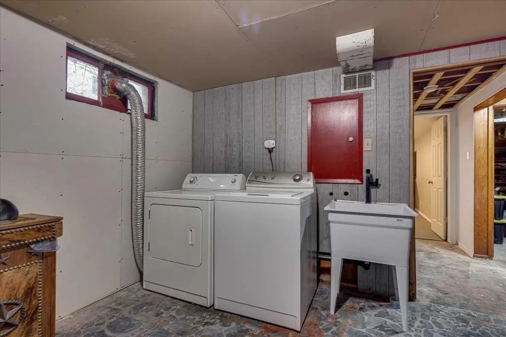 5105 53 Avenue Ponoka AB T4J 1H4