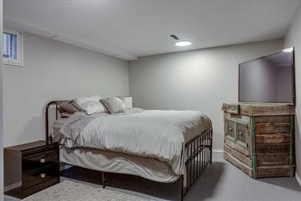 5105 53 Avenue Ponoka AB T4J 1H4