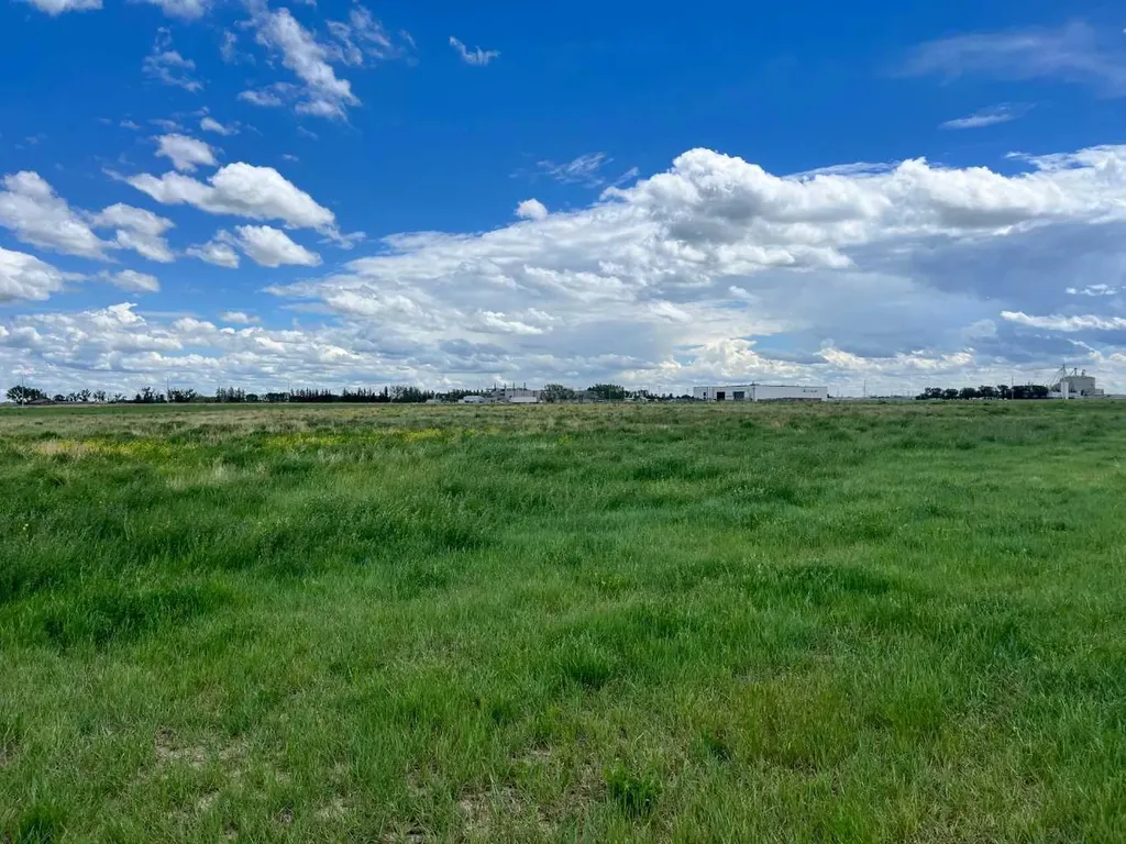 3419 36 Street N Lethbridge AB T1H 5V9