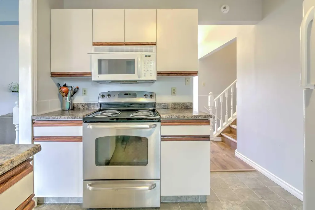 84 Erminedale Boulevard N Lethbridge AB T1H 5Y3