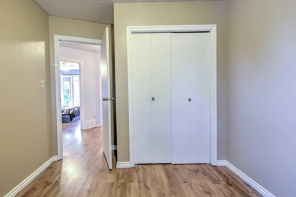 84 Erminedale Boulevard N Lethbridge AB T1H 5Y3