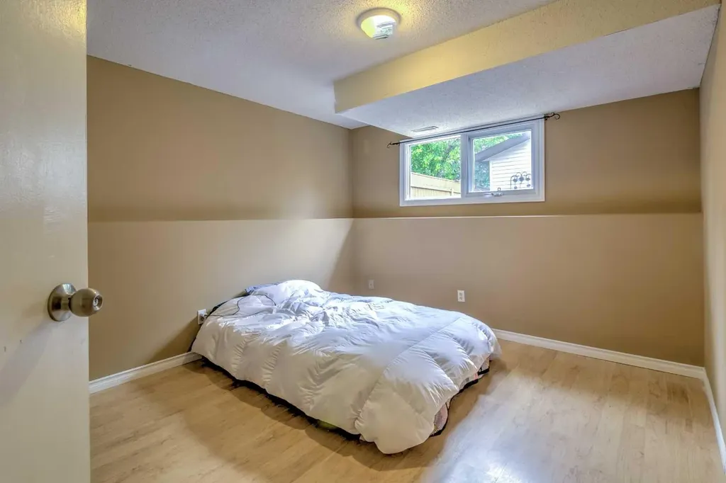 84 Erminedale Boulevard N Lethbridge AB T1H 5Y3