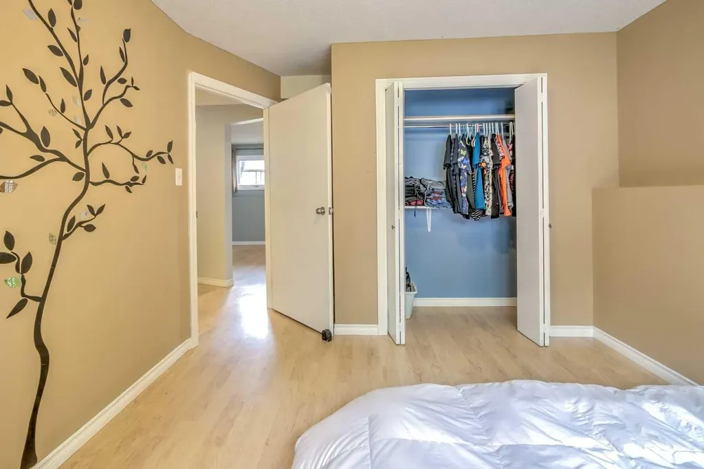 84 Erminedale Boulevard N Lethbridge AB T1H 5Y3