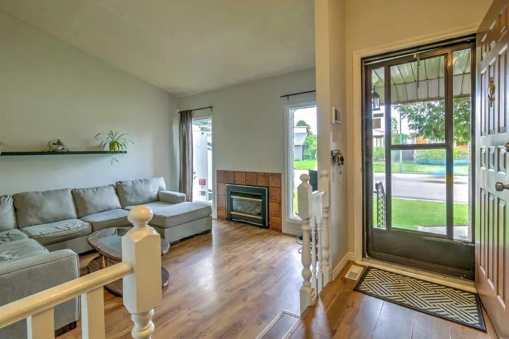 84 Erminedale Boulevard N Lethbridge AB T1H 5Y3