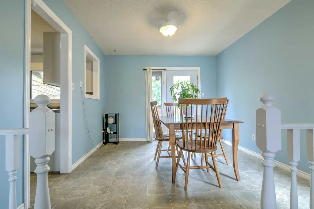84 Erminedale Boulevard N Lethbridge AB T1H 5Y3