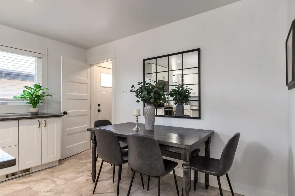 9504 3 Street SE Calgary AB T2J 0W8