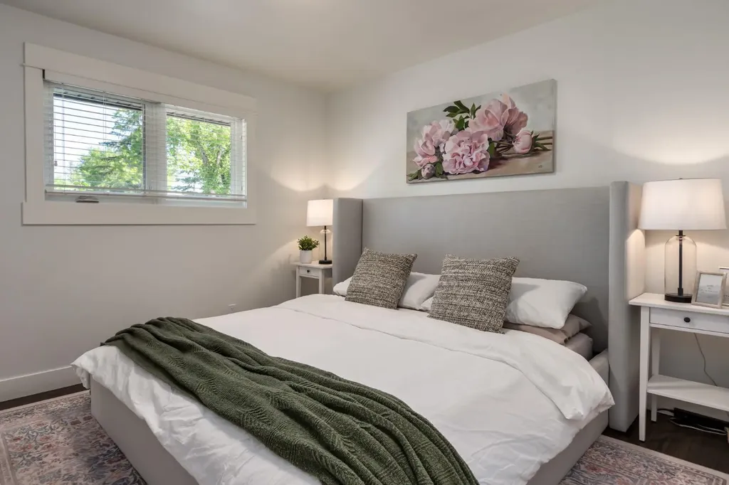 9504 3 Street SE Calgary AB T2J 0W8