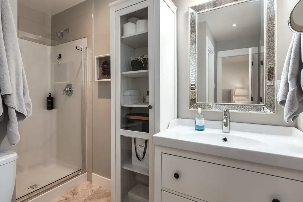 9504 3 Street SE Calgary AB T2J 0W8