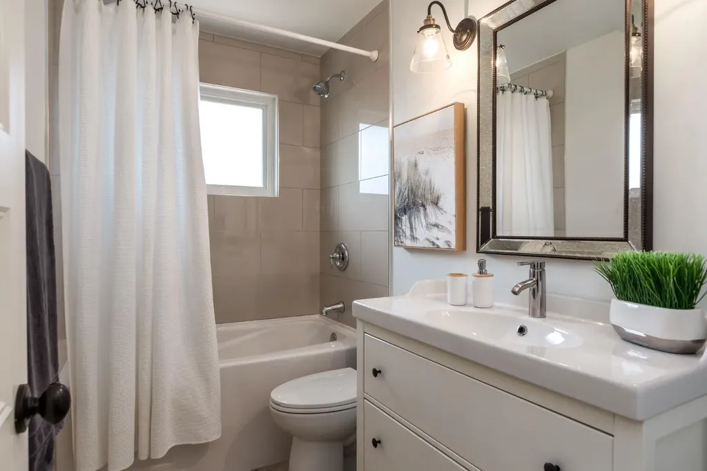 9504 3 Street SE Calgary AB T2J 0W8
