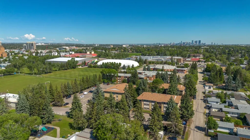 9504 3 Street SE Calgary AB T2J 0W8