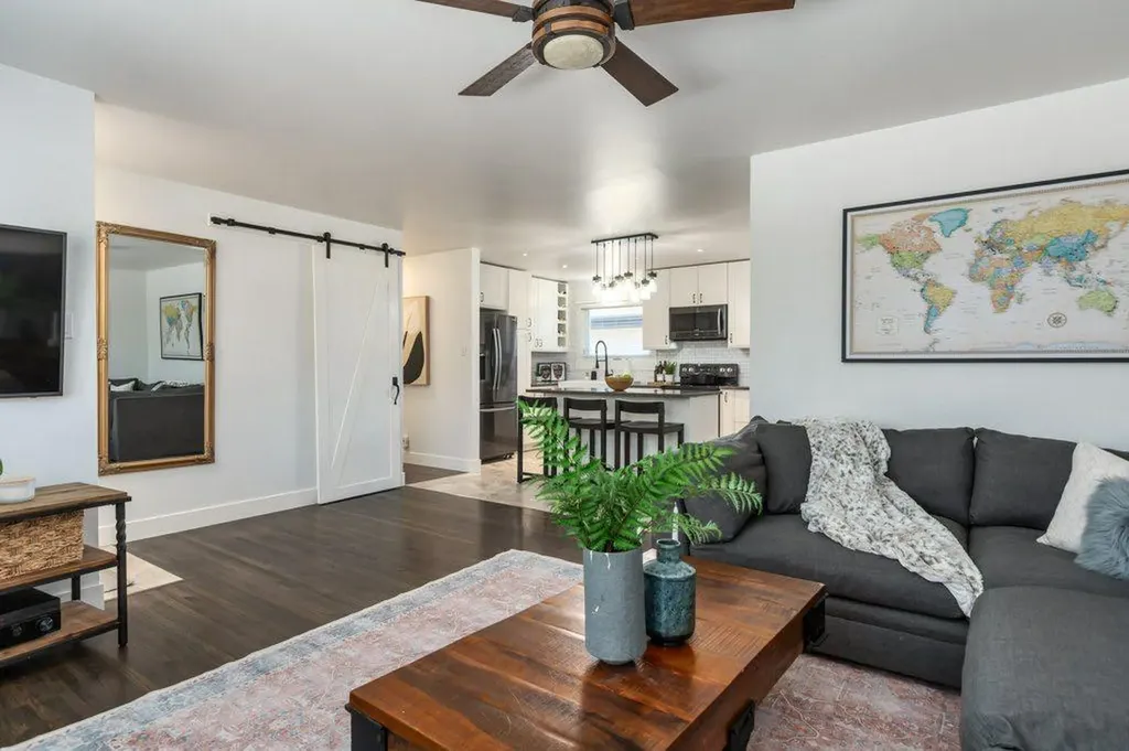 9504 3 Street SE Calgary AB T2J 0W8