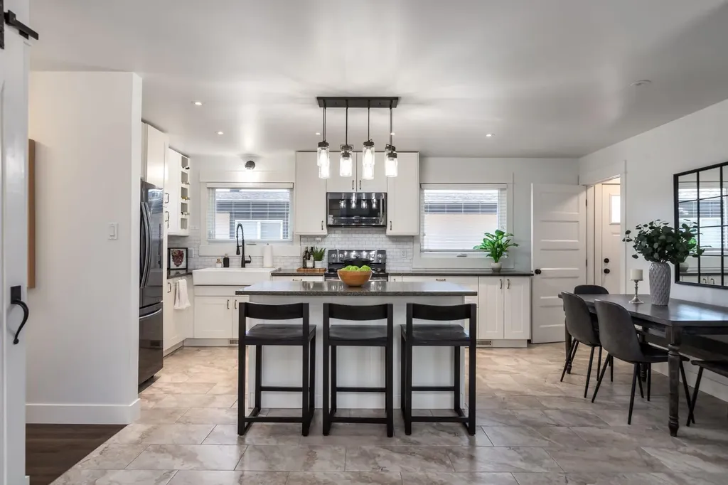 9504 3 Street SE Calgary AB T2J 0W8