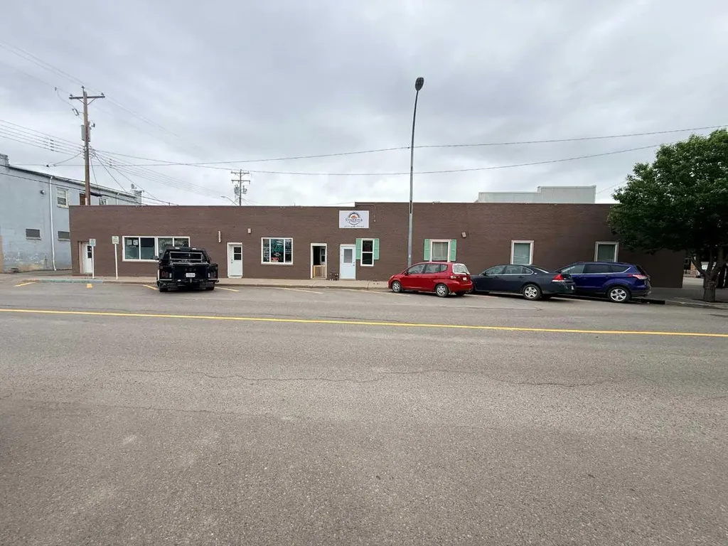 5301 48 Avenue Taber AB T1G 1S7