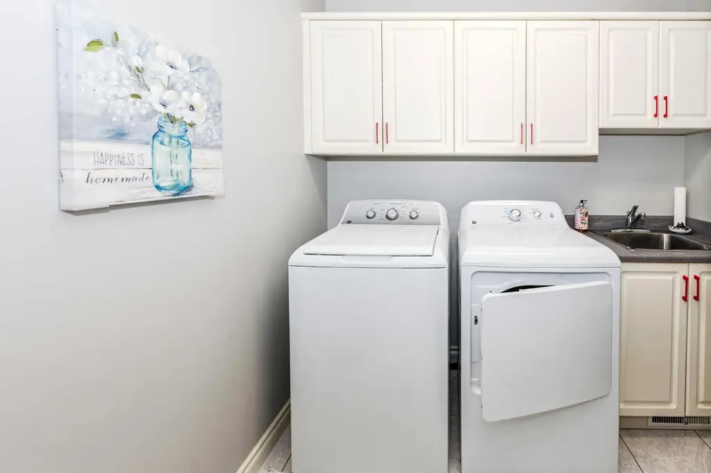 4608 50 Street Forestburg AB T0B 1N0