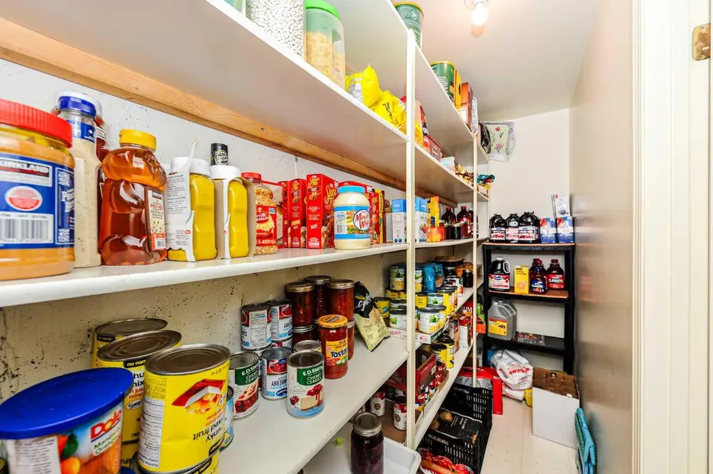 4608 50 Street Forestburg AB T0B 1N0
