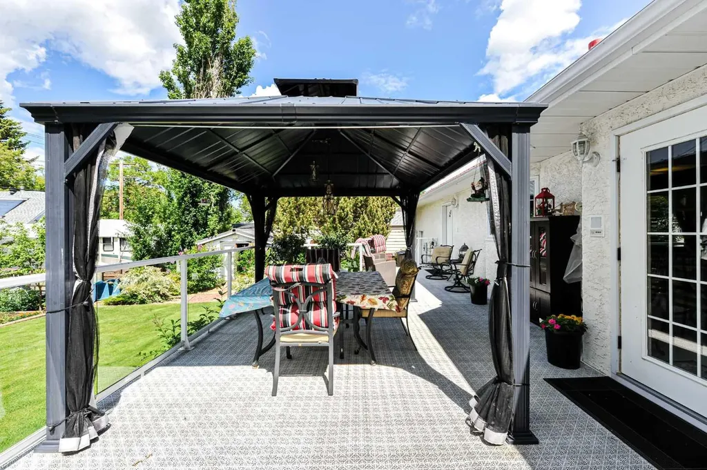 4608 50 Street Forestburg AB T0B 1N0