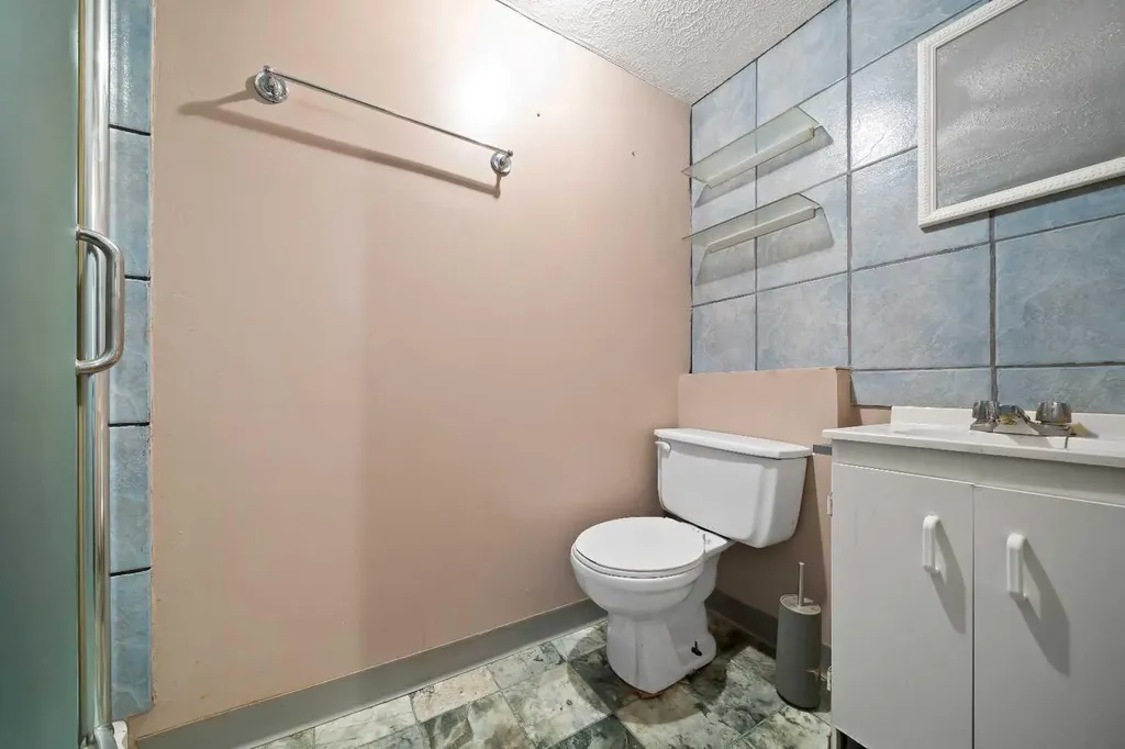 20 6 Street SW Medicine Hat AB T1A4H8