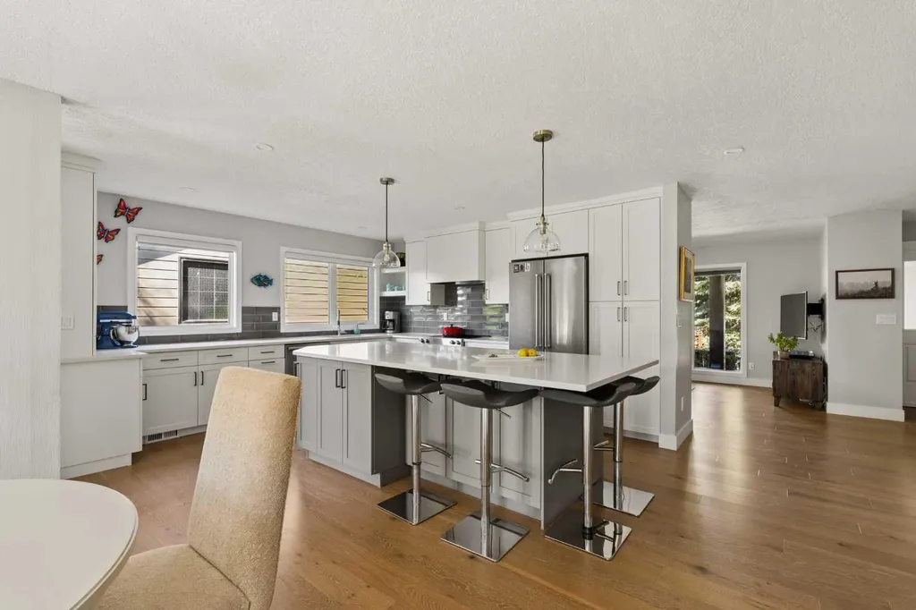 127 Parkglen Crescent SE Calgary AB T2J 4L9